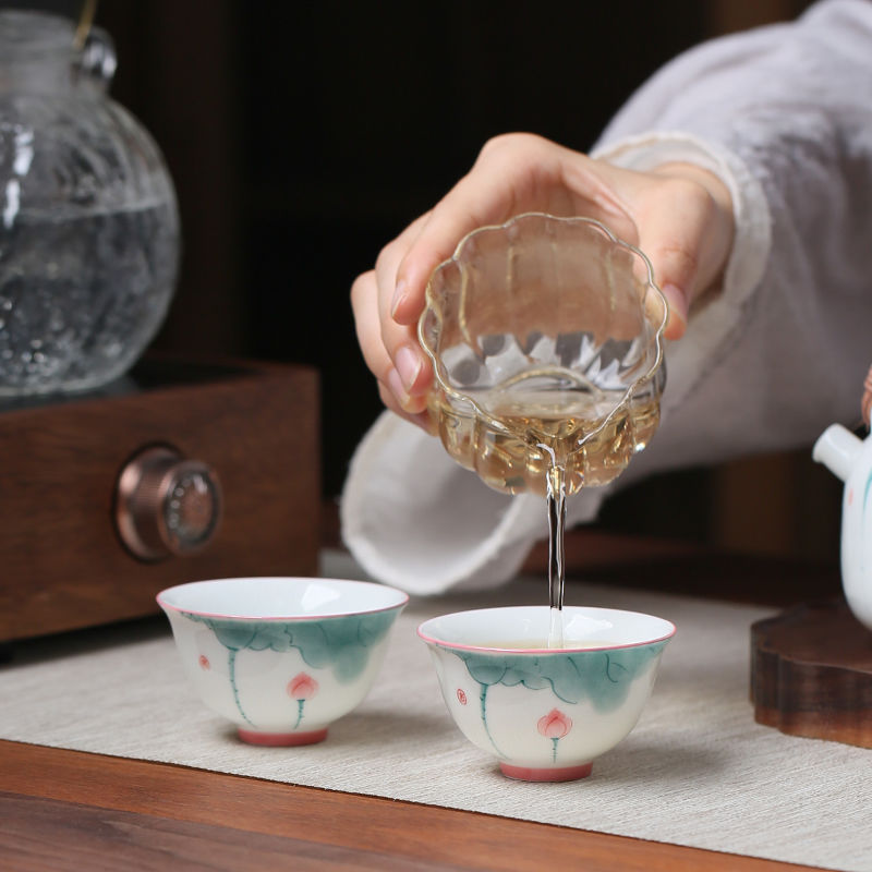 Hand-painted lotus tea cup, underglaze color ceramic Kung Fu tea cup