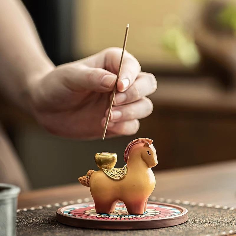 Aromatherapy ornament 2026 Year of the Horse is a success ceramic tea pet