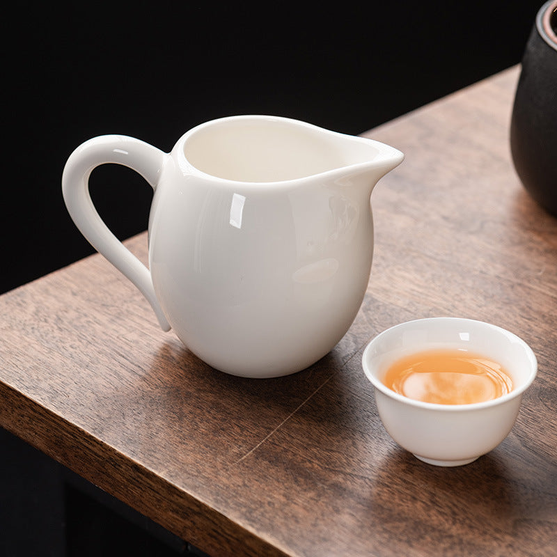 Suet-fat jade tea dispenser fair cup