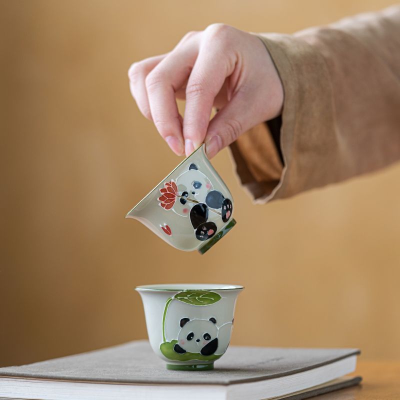 Grass and wood ash hand-painted panda master cup ceramic underglaze color tea cup kung fu tea cup Chinese household pair cup