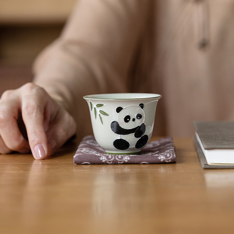 Grass and wood ash hand-painted panda master cup, ceramic tea pair cup